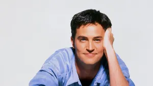 Matthew Perry, cel care l-a interpretat pe Chandler Bing în serialul Friends, a împlinit 47 de ani. Cum arată actorul acum - GALERIE FOTO