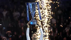 Djokovic a câştigat Turneul Campionilor şi a egalat recordul lui Federer