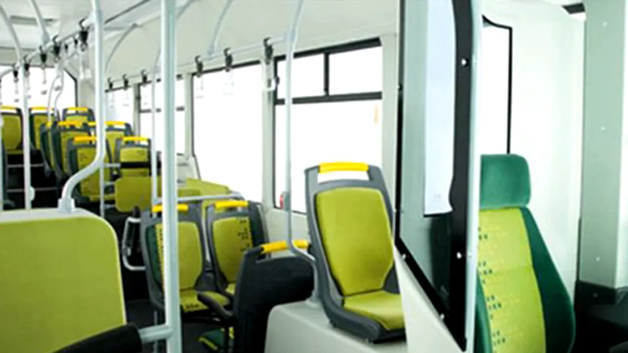 Primăria Voluntari a cumpărat zece autobuze, pentru a participa la licitaţia traseelor din Capitală. Cum arată mijloacele de transport - VIDEO