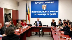 Gândul: Patronii cer scăderea salariilor