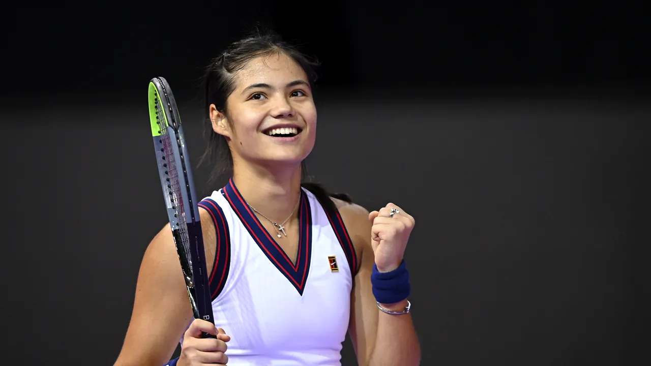 Răducanu pierde pentru prima dată un set la un Grand Slam, dar se califică în turul 2 la AO