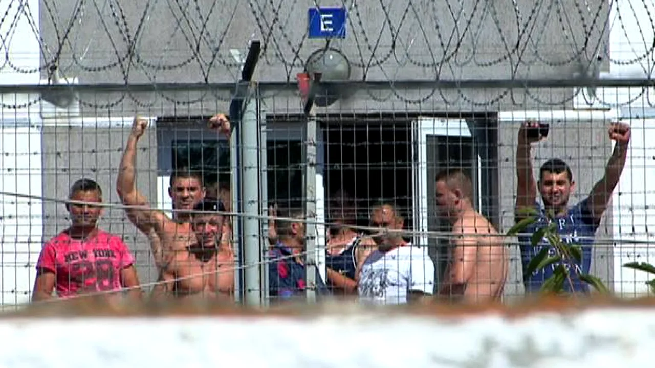 ANP: Proteste în 13 penitenciare. La Iaşi, Botoşani şi Focşani mai mulţi deţinuţi sunt pe acoperiş