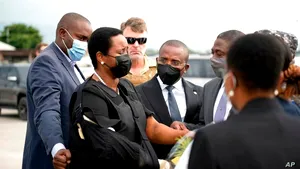 Asasinarea preşedintelui din Haiti. Martine Moise a revenit acasă purtând o vestă antiglonţ. Soţul său, înmormântat pe 23 iulie