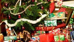 Idei de cadouri de Crăciun. Ce le puteţi oferi celor dragi dacă aţi rămas fără inspiraţie în prag de sărbători