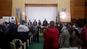 Când ar putea avea LOC referendumul pe tema definirii căsătoriei. Scandal la Timişoara, la conferinţa despre familia tradiţională