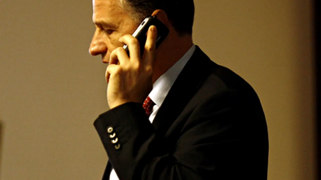 Geoană şi Boc au discutat la telefon, liderul PSD nu acceptă nicio întâlnire a coaliţiei