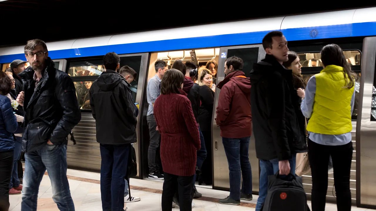 Arafat cere Metrorex să găsească soluţii pentru limitarea răspândirii COVID-19: Să nu fie aglomeraţie majoră la metrou