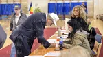 Ion Ţiriac a purtat la vot şapca MAGA personalizată