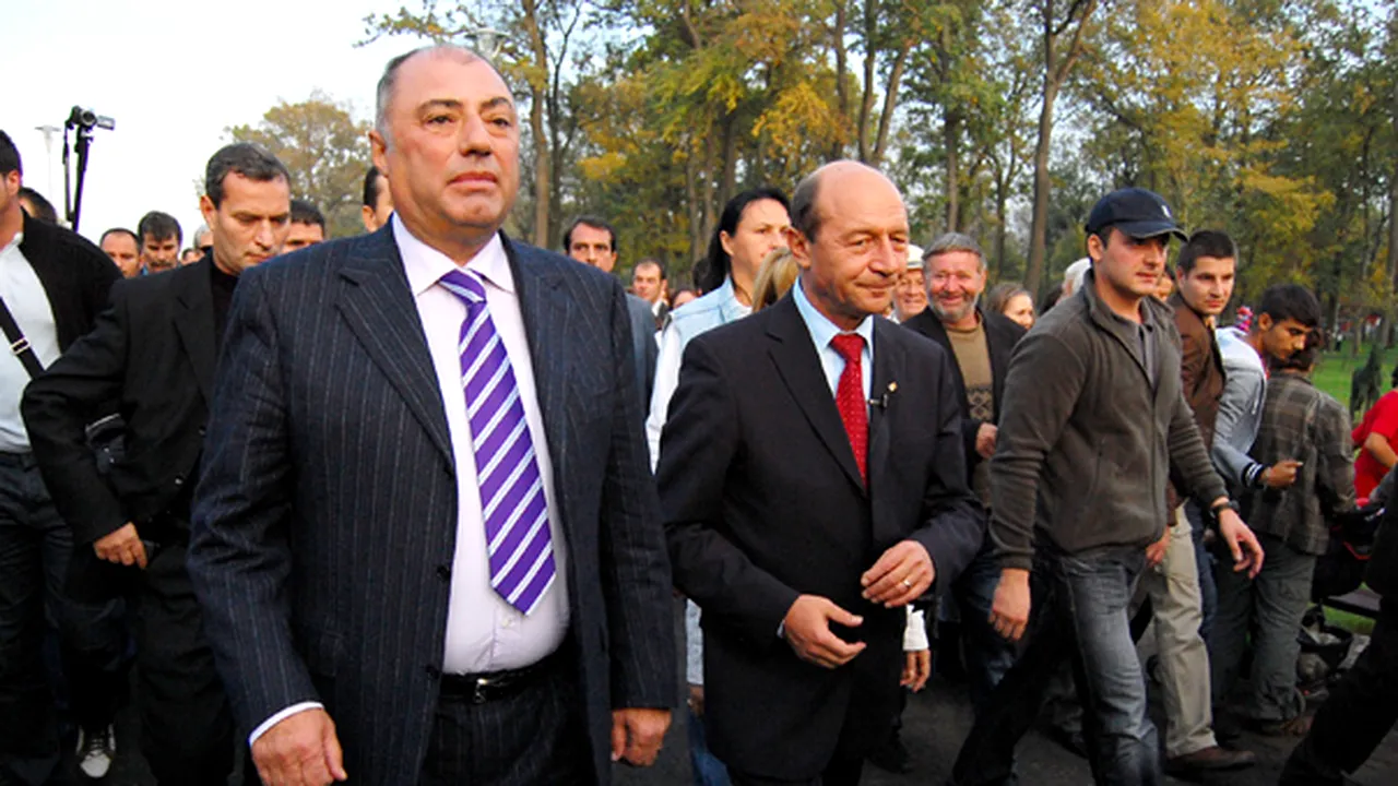Băsescu mergea la vila lui Solomon cu elicopterul