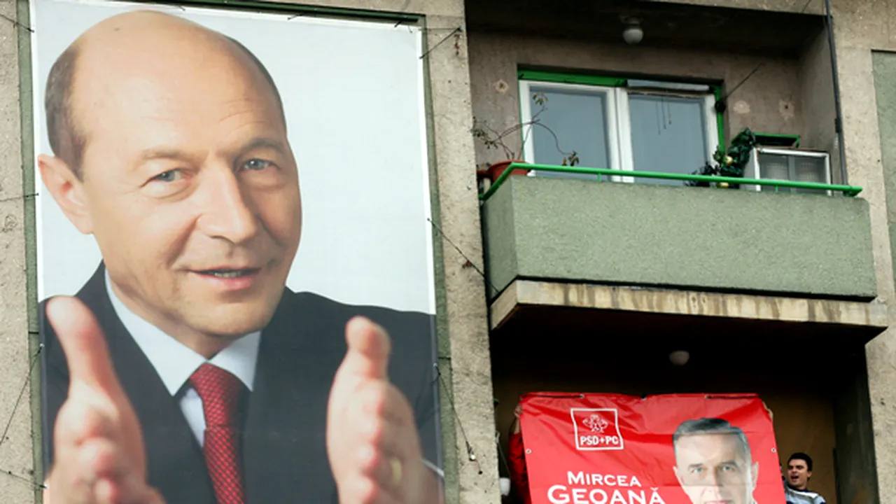 ProDemocraţia: Băsescu şi Geoană au cheltuit, în 14 oraşe, circa 700.000 de euro pe outdoor