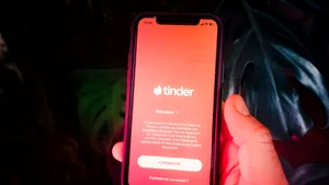 Cum a transformat coronavirusul lumea datingului. Fondator aplicaţie: „Vă rog să vă întâlniţi virtual”