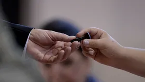 Participare record într-o secţie de votare: prezenţă de 411%