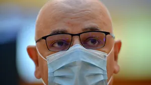 Arafat, despre imunizarea anti COVID-19: Lăsăm sfaturile divelor de la televiziuni şi ne vaccinăm