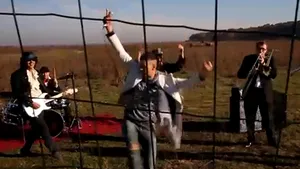 Vezi aici noul clip al trupei Vama - Sarkozy versus Gypsy! VIDEO