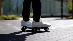 Descoperă Walkcar: vehiculul electric, care intră într-un ghiozdan