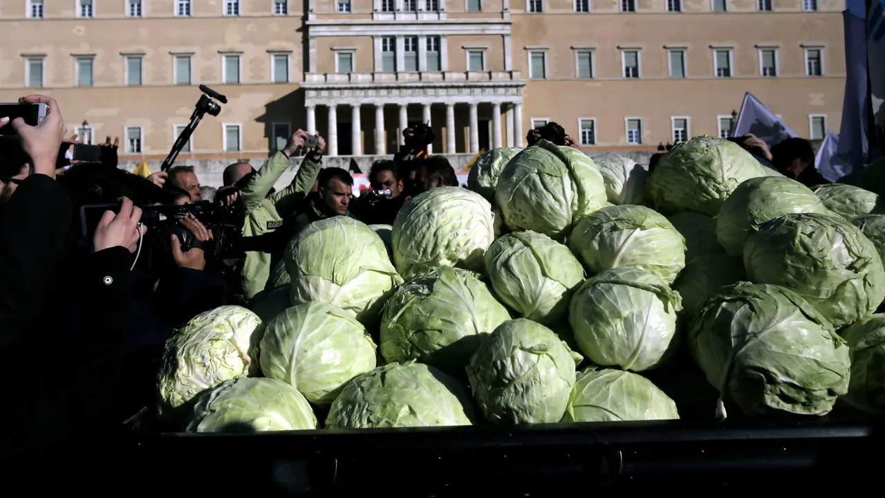 Atenţionare MAE: Restricţii de circulaţie în Grecia, din cauza protestelor fermierilor