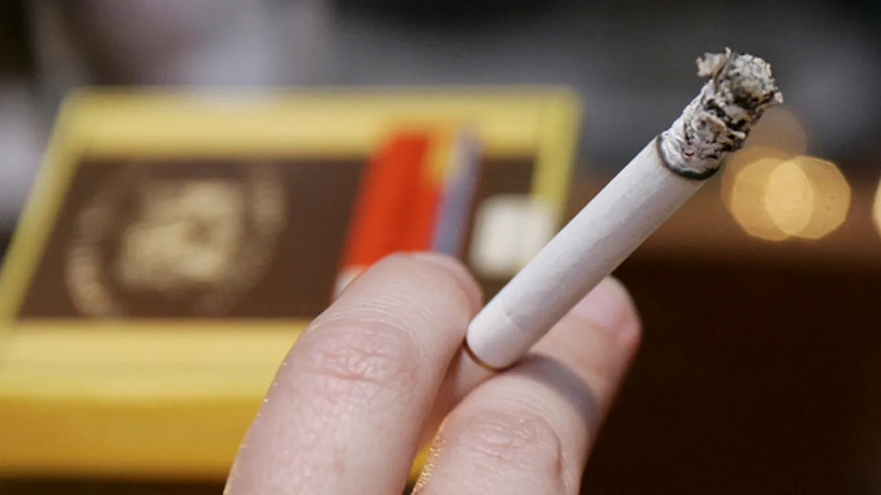 Philip Morris plăteşte daune record de 300 milioane dolari unei fumătoare