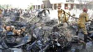 India: Cel puţin 56 de morţi şi 300 de răniţi, într-o serie de atentate (Galerie Foto)