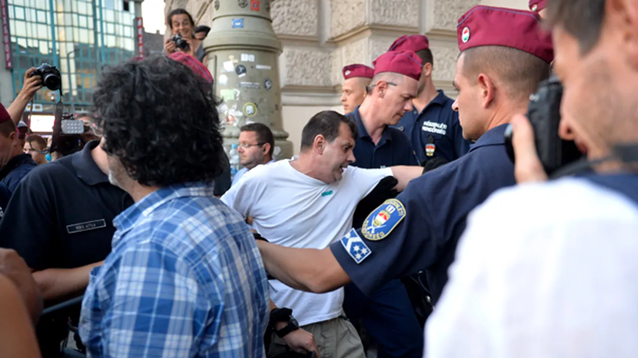 Austria anunţă că închiderea rutei balcanice pentru imigranţi este permanentă - presă
