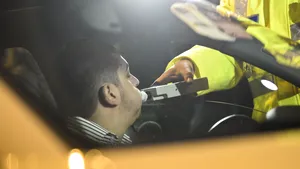 Bacău: Un bărbat de 34 de ani a condus băut şi fără permis o maşină furată