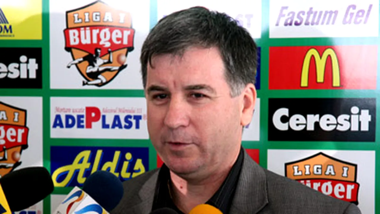 Argăseală: Munteanu va veni la Steaua cu un secund şi un preparator fizic