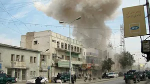 Atac sinucigaş asupra unei bănci din Afganistan: 35 de morţi şi peste 70 de răniţi