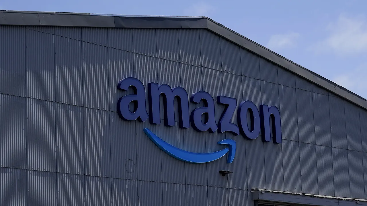 Amazon este prima companie americană care contestă normele digitale ale UE