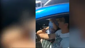 Andrei a aşteptat cu familia 3 ore la coadă pentru a trece singura graniţă deschisă a Greciei