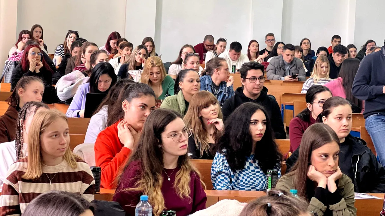Elevii români, mai toleranţi cu colegii de etnie romă  