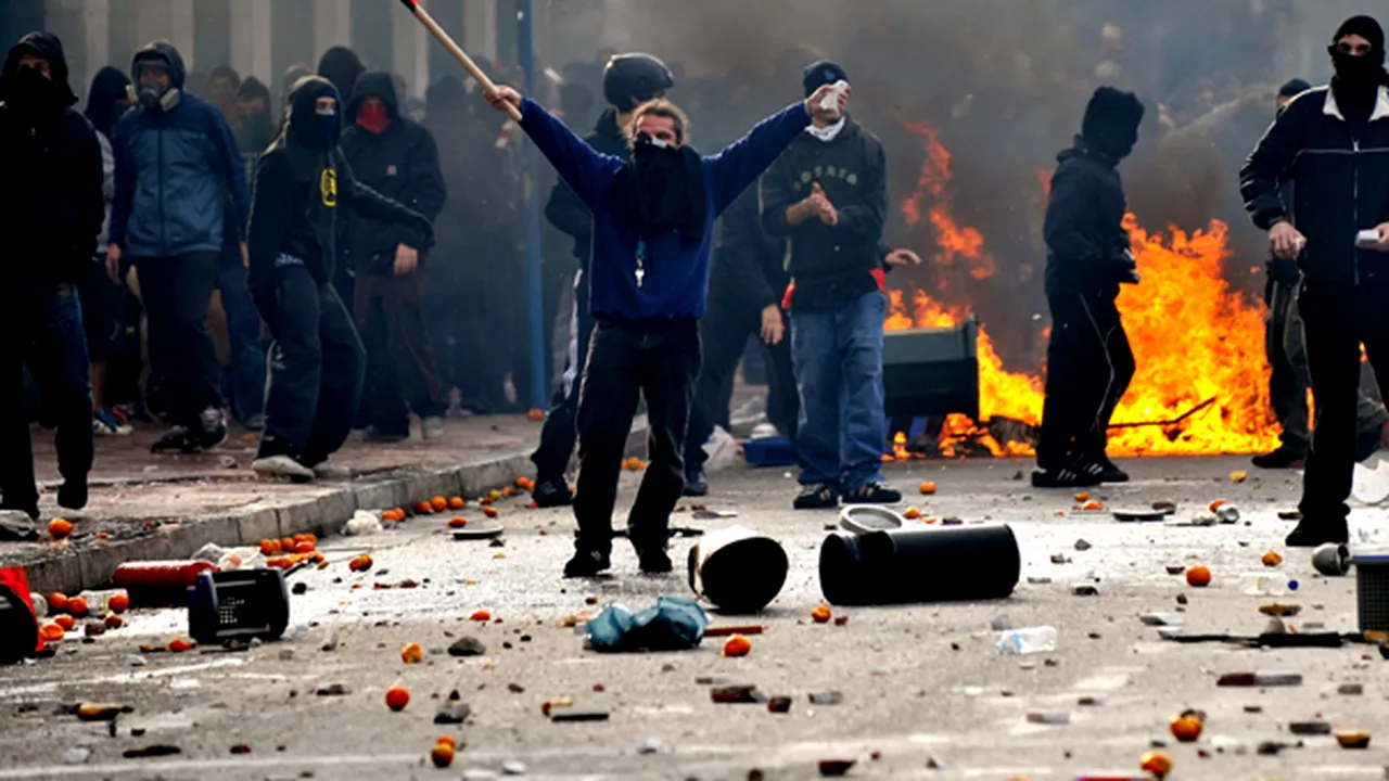 Manifestaţii la Atena în memoria adolescentului ucis în urmă cu un an - VIDEO, GALERIE FOTO