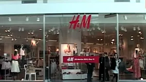 H&M a adus angajaţi străini în primele magazine deschise în România