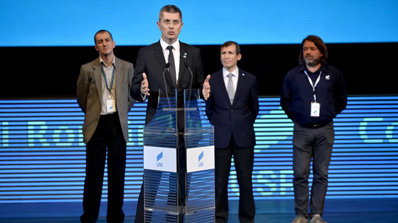 Congresul USR, taxat de un adversar: Ce uneşte marxismul comunist de neo-marxismul USR e elanul. Aceeaşi reţetă o oferă Barna