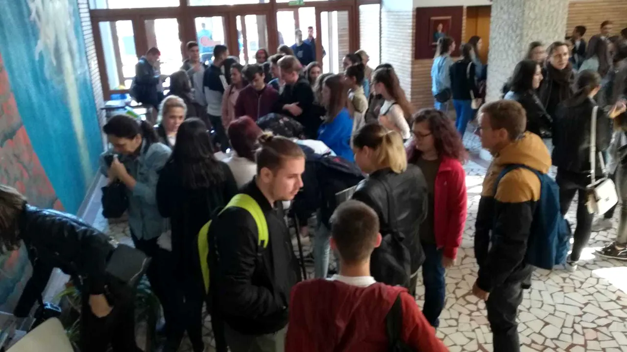 Studenţii cer demisia ministrului Tineretului şi Sportului, din cauza „modului superficial cu care tratează exercitarea Preşedinţiei României la Consiliul UE”