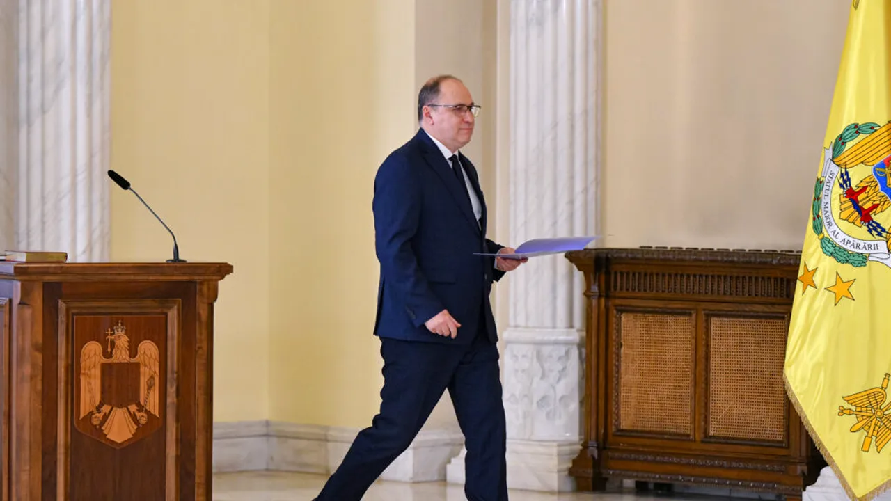 Mihai Dimian vrea plată suplimentară pentru profesorii care depășesc 40 de ore pe săptămână / Munca de acasă, inclusă în calcul