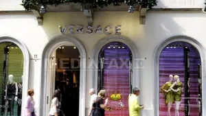 Gianni Versace vinde o participaţie de 20% la companie fondului Blackstone, pentru 210 milioane euro