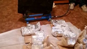 Captură RECORD de heroină în Bucureşti: Peste 10 kilograme, găsite la un turc şi doi români