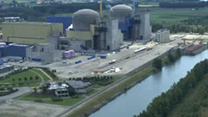 Patru români au încercat să fure metale de la o centrală nucleară din Franţa