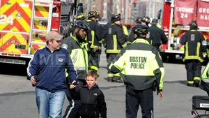 EXPLOZIILE din BOSTON: Anchetatorii americani încearcă să identifice doi suspecţi