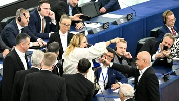 Breaking News BREAKING NEWS Parlamentul European a votat pentru ridicarea imunității Dianei Șoșoacă