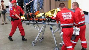 Accident grav de muncă: Angajat de la Combinatul din Târgovişte, în stare gravă după ce a căzut oţel topit peste el
