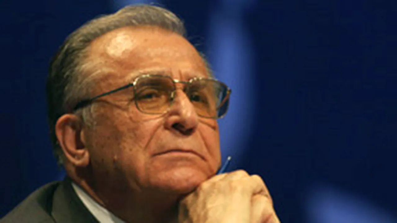 Iliescu: Un om ca Năstase nu poate fi ţinut pe margine