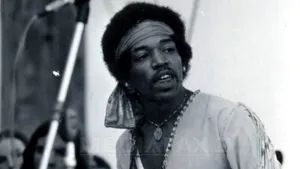 O şuviţă din părul chitaristului Jimi Hendrix, estimată la 60.000 de dolari, scoasă la licitaţie