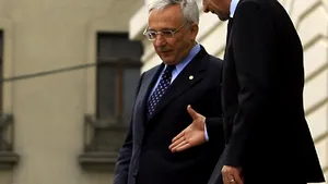 Băsescu se teme ca banii statului să nu fie plasaţi în instituţii cu probleme