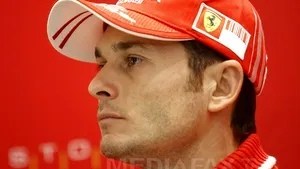 Fisichella a făcut o demonstraţie la Bucureşti cu un Ferrari 458 Italia - VIDEO