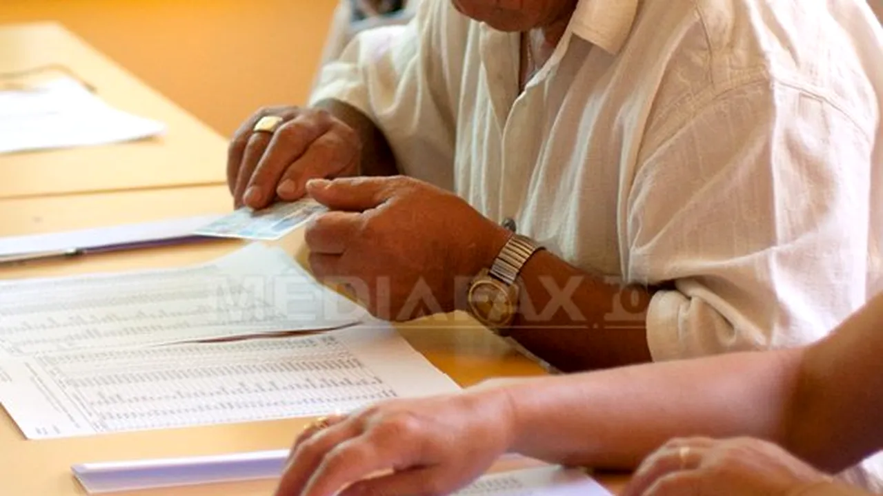 INCIDENTE ALEGERI PREZIDENŢIALE 2014 - Dosar penal, deschis după ce o secţie din Reşiţa a anunţat lipsa a 400 de buletine de vot. MAI: 176 de sesizări privind incidente la vot LIVE TEXT