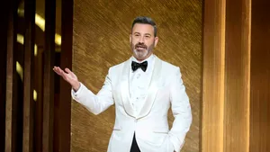 Hollywoodul sare în apărarea lui Jimmy Kimmel și acuză Casa Albă de cenzură, după ce ABC i-a suspendat emisiunea