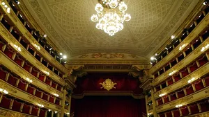 Fără pantaloni scurți și șlapi la operă! Teatrul La Scala din Milano afișează lista cu interdicții vestimentare, după ce a primit plângeri pentru ținutele complet nepotrivite ale unor spectatori