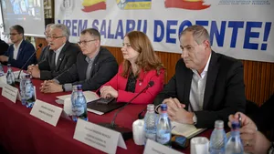 Oferta Guvernului pentru profesorii grevişti: Carduri de 2.500 de lei