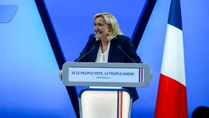 Marine Le Pen vrea retragerea Franţei din anumite structuri NATO şi reducerea contribuţiilor la UE
