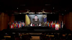 Zelenski a propus Grupului G7 organizarea unui summit pentru pace şi a cerut resurse suplimentare